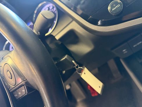 Certified 2019 Toyota Camry SE FWD image 22