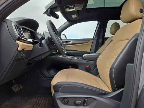 Used 2024 Volkswagen Atlas Cross Sport SE image 16