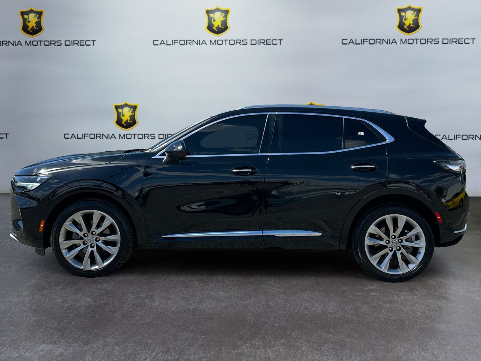 Used 2022 Buick Envision Avenir w/ Technology Package II FWD image 2