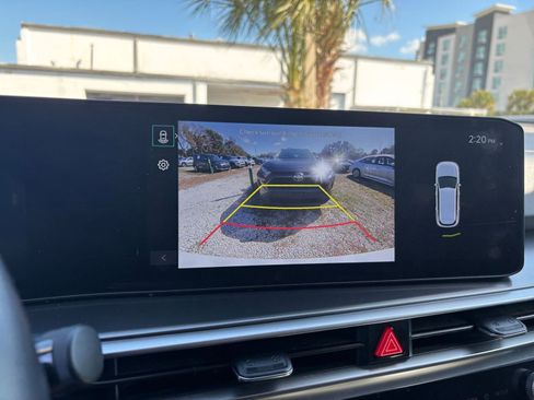 Used 2024 Kia Sorento S image 14