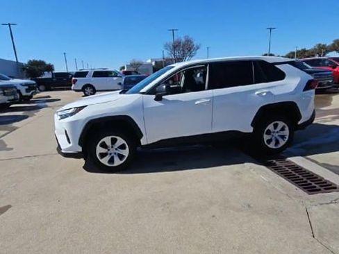 Used 2024 Toyota RAV4 LE image 4