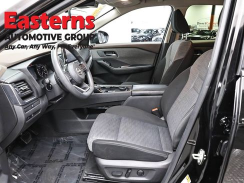 Used 2023 Nissan Rogue SV AWD/4WD image 14