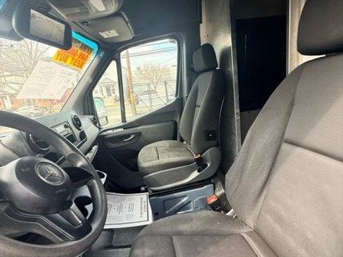 Used 2019 Mercedes-Benz Sprinter 144 image 9