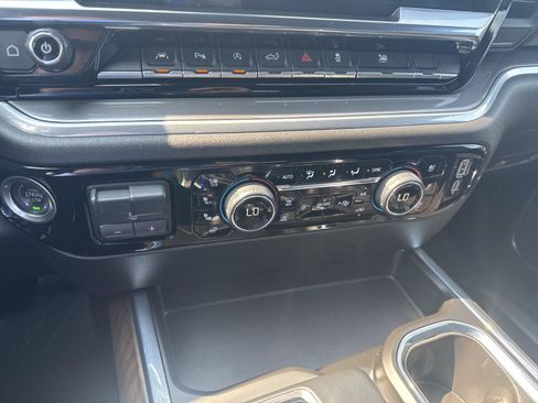 Used 2025 Chevrolet Silverado 1500 High Country AWD/4WD image 26