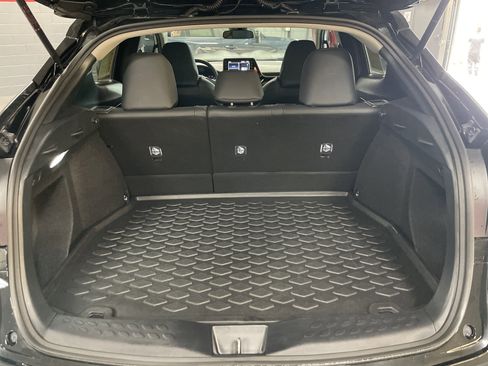 Used 2022 Toyota C-HR Limited FWD image 34