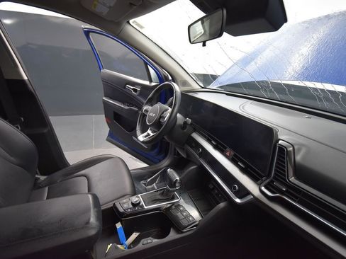 Certified 2023 Kia Sportage EX image 18