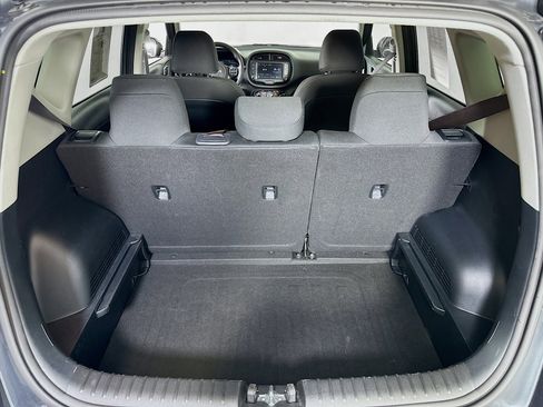 Used 2025 Kia Soul LX w/ LX Technology Package image 25
