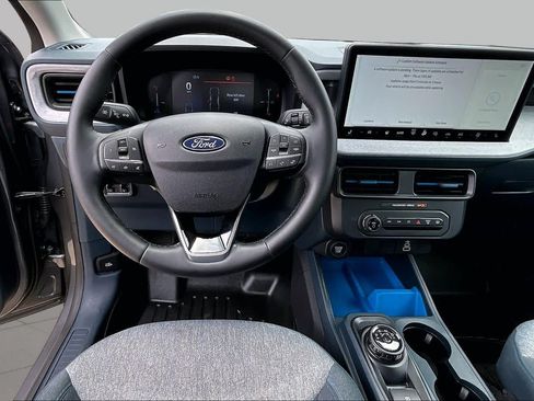 Used 2025 Ford Maverick XLT w/ XLT Luxury Package AWD/4WD image 6