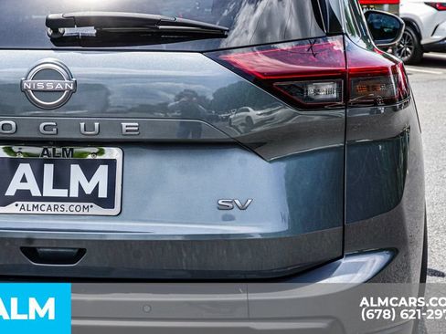 Used 2024 Nissan Rogue SV FWD image 13