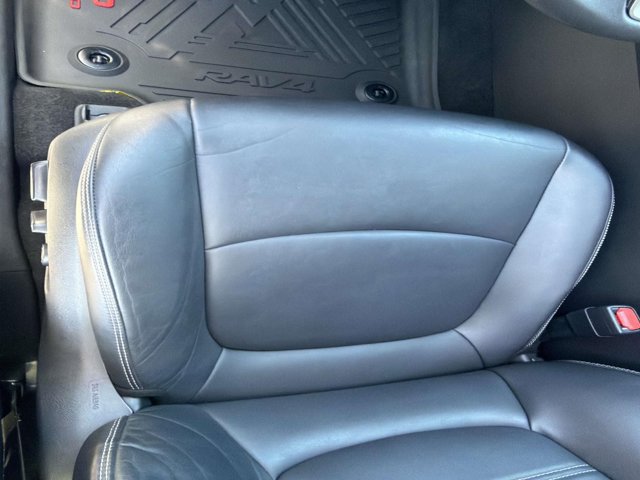 Used 2022 Toyota RAV4 XLE Premium FWD image 9