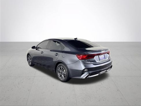Certified 2022 Kia Forte LXS FWD image 8