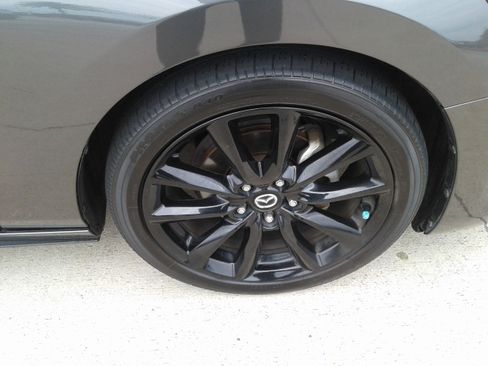 Used 2019 MAZDA MAZDA3 Hatchback w/ Premium Package FWD image 8