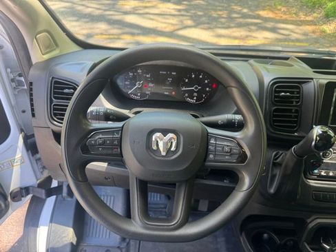 Used 2025 RAM ProMaster 2500 w/ Convenience Group FWD image 15