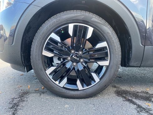 Used 2025 Kia Telluride SX image 28