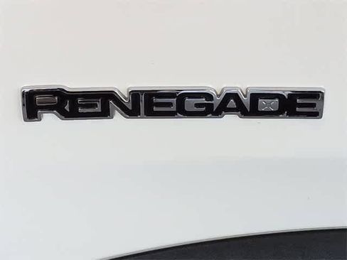 Used 2023 Jeep Renegade Latitude image 13