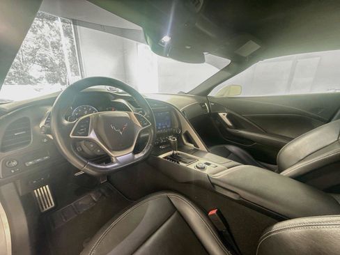 Used 2019 Chevrolet Corvette Stingray Coupe RWD image 11