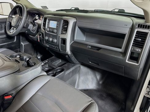 Used 2018 RAM 2500 Tradesman w/ Chrome Appearance Group image 25