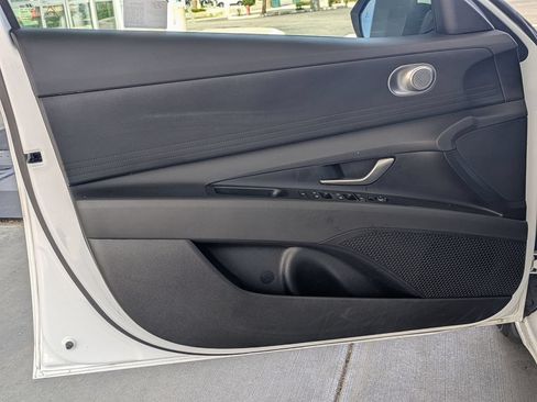 Used 2024 Hyundai Elantra SEL FWD image 31