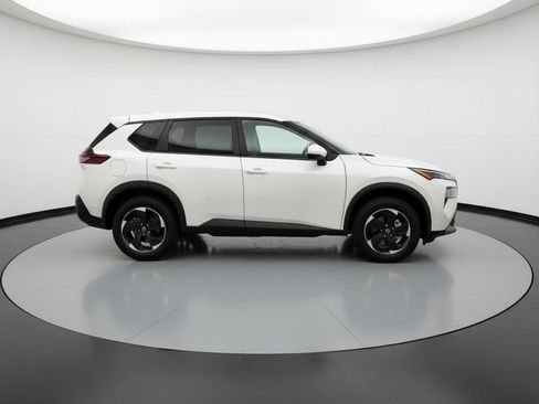Used 2025 Nissan Rogue SV FWD image 11