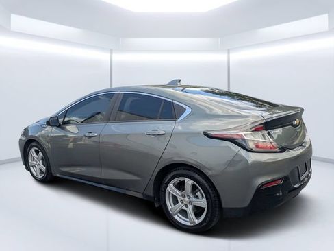 Used 2017 Chevrolet Volt LT FWD image 4
