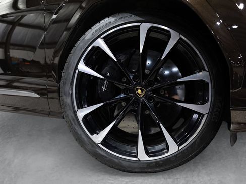 Used 2021 Lamborghini Urus AWD/4WD image 8
