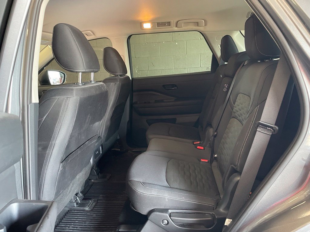 Certified 2025 Nissan Pathfinder SV FWD image 16