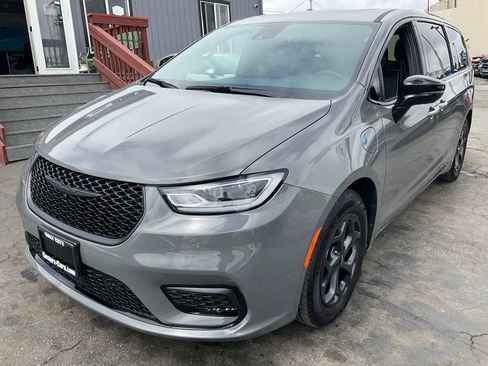 Used 2023 Chrysler Pacifica Limited w/ S Appearance Package FWD image 87