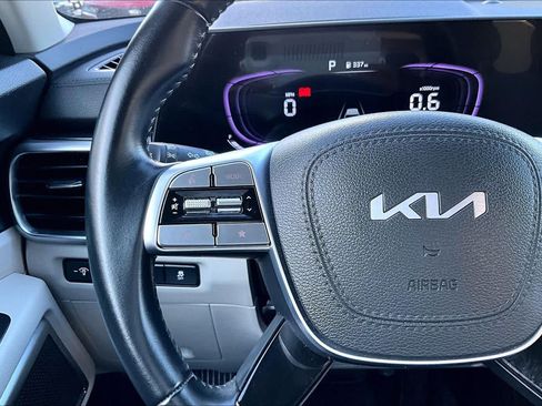 Certified 2025 Kia Telluride S FWD image 24