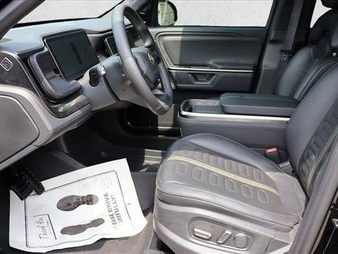 Used 2025 Rivian R1S Adventure AWD/4WD image 11