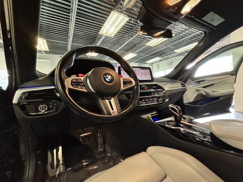 Used 2023 BMW M5 image 14