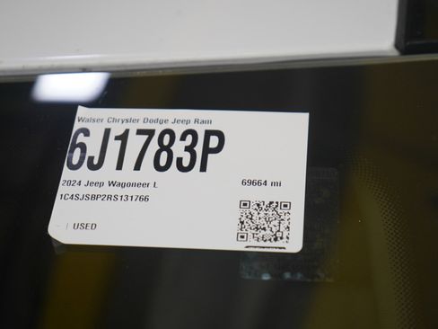 Used 2024 Jeep Wagoneer L Series II w/ Flexible Seating Group image 32