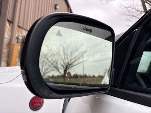 Used 2024 Jeep Compass Trailhawk image 18