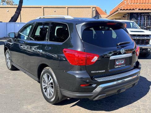 Used 2020 Nissan Pathfinder SV FWD image 4