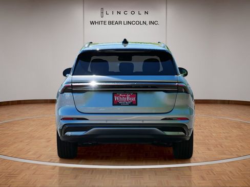 Certified 2025 Lincoln Nautilus Reserve w/ Jet Appearance Package AWD/4WD image 6