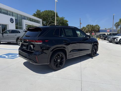New 2026 Volkswagen Tiguan SE R-Line FWD image 3