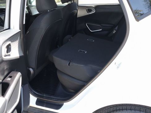 Used 2023 Kia Soul S FWD image 38