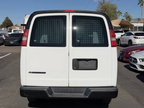 Used 2017 Chevrolet Express 2500 image 8