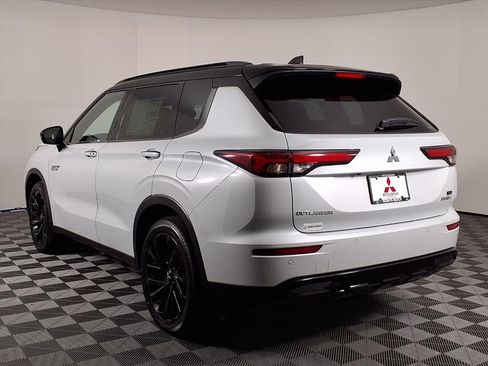 New 2025 Mitsubishi Outlander SEL Black Edition image 5