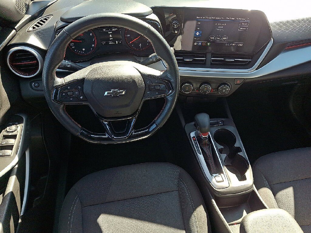 Used 2024 Chevrolet Trax RS w/ Driver Confidence Package FWD image 10
