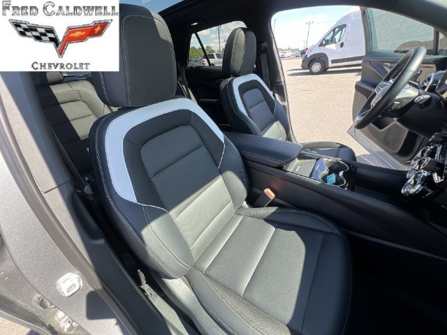 Used 2025 Chevrolet Blazer EV LT AWD/4WD image 33