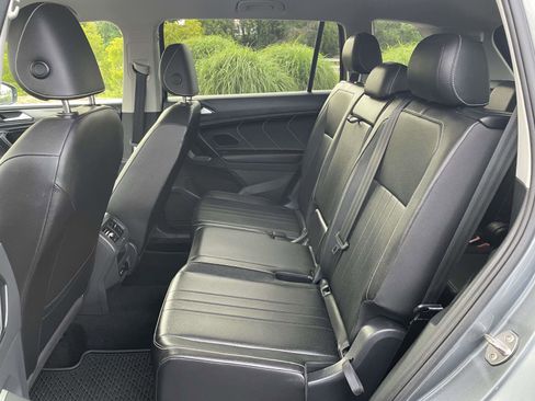 Certified 2023 Volkswagen Tiguan SE FWD image 12