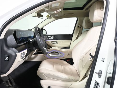 Used 2020 Mercedes-Benz GLS 450 4MATIC image 3