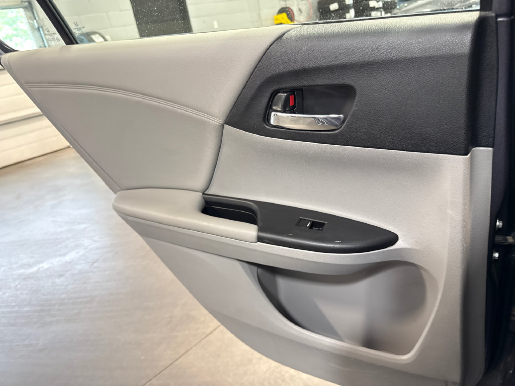 Used 2016 Honda Accord EX-L image 11