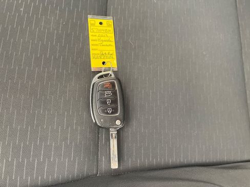 Used 2019 Hyundai Tucson SE AWD/4WD image 25