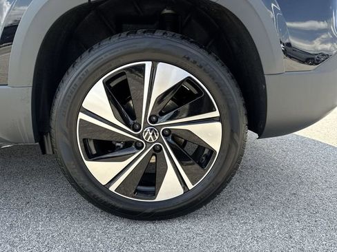 New 2026 Volkswagen Taos SE AWD/4WD image 33