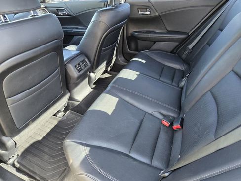 Used 2014 Honda Accord Touring image 19