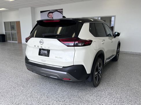 Used 2023 Nissan Rogue SL AWD/4WD image 16