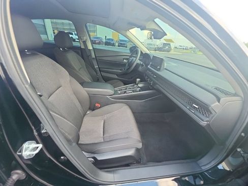 Used 2025 Honda Accord SE image 31