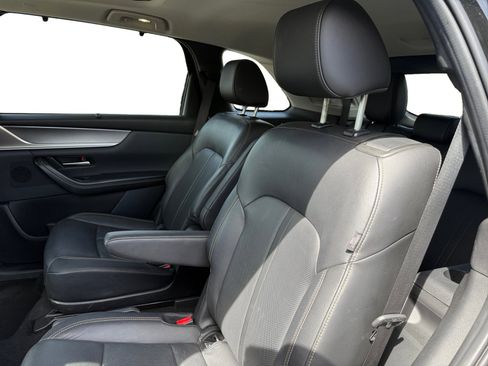 Used 2024 MAZDA CX-90 3.3 Turbo w/ Premium Package image 16