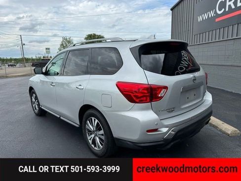 Used 2020 Nissan Pathfinder SV image 3